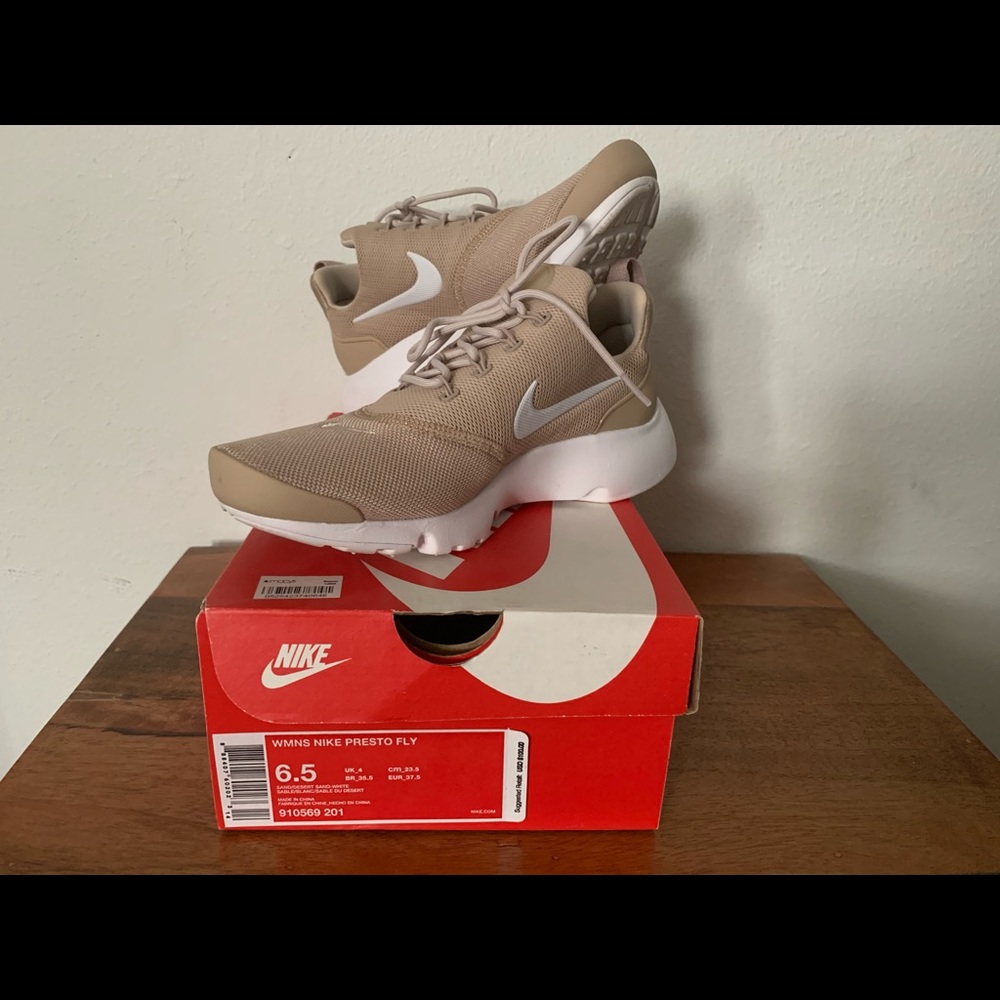 Women Nike presto fly